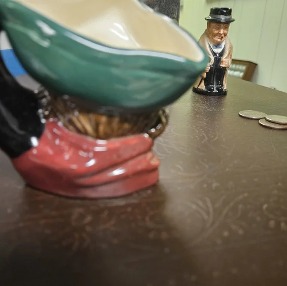 Royal Doultan Mug - Picture 2 of 5